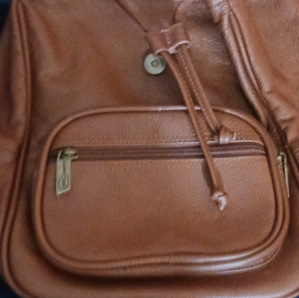 Amerileather Backpack - Picture 6 of 12